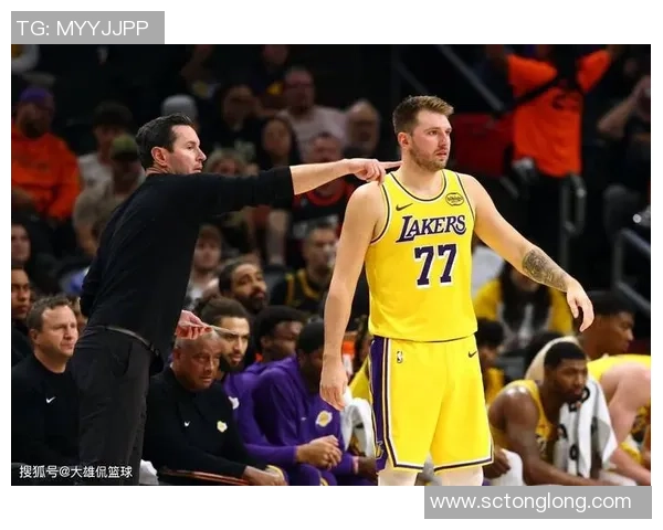 赫伯特琼斯的篮球之路与成就探索